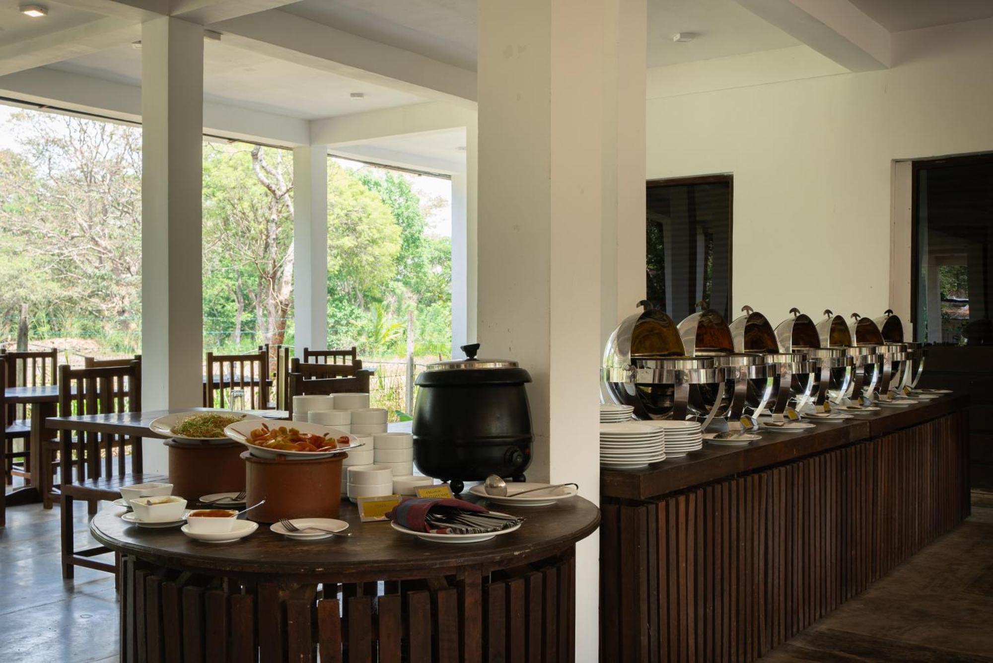Lario Resort Sigiriya Buitenkant foto